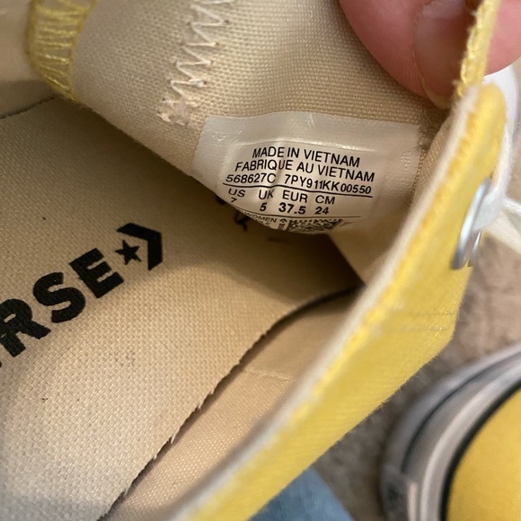 Yellow Converse - Picture 4 of 4